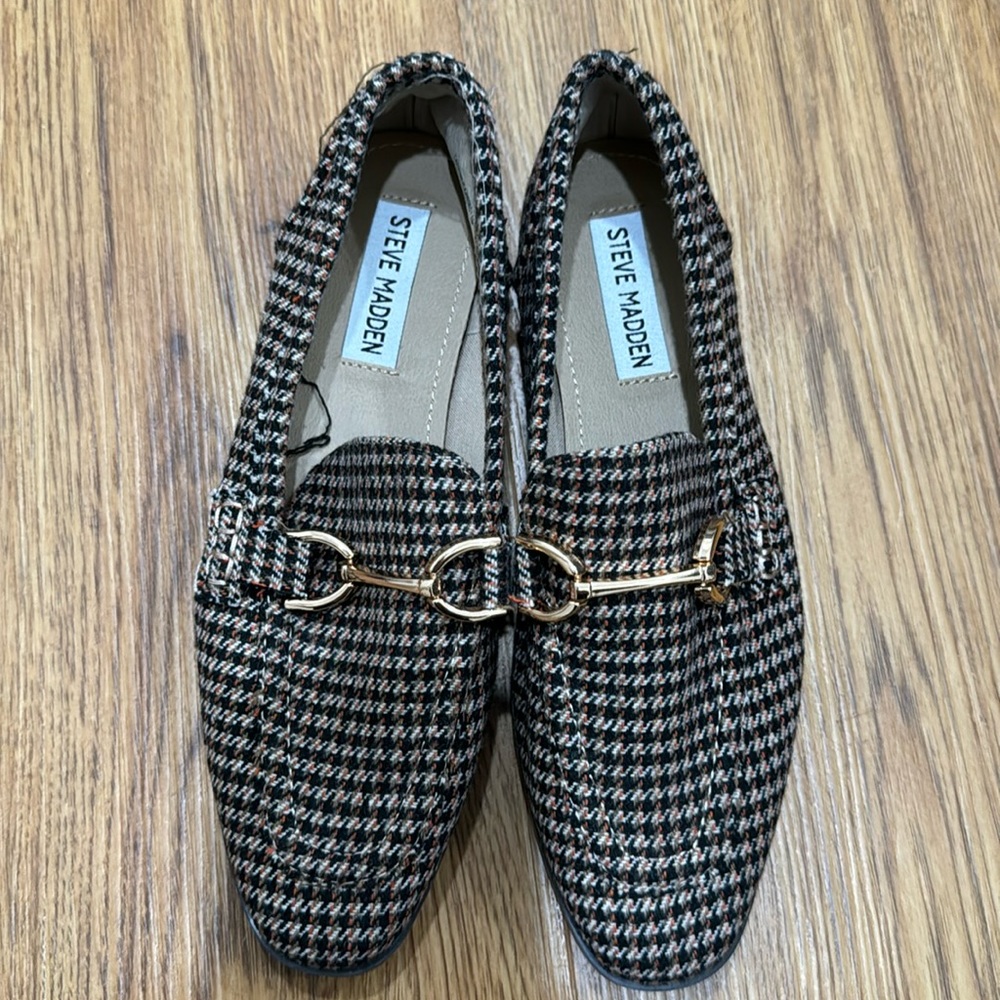 NWOT Steve Madden Carrine Loafer in Plaid Size 6